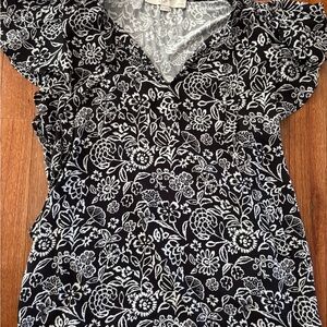 LOFT Black and White Ruffled Cap Sleeve Blouse size XSP